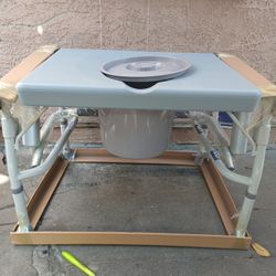 New Commodore  Toilet  Oversized 