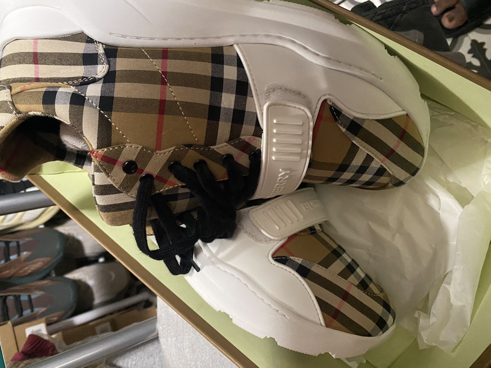Burberry Size 44
