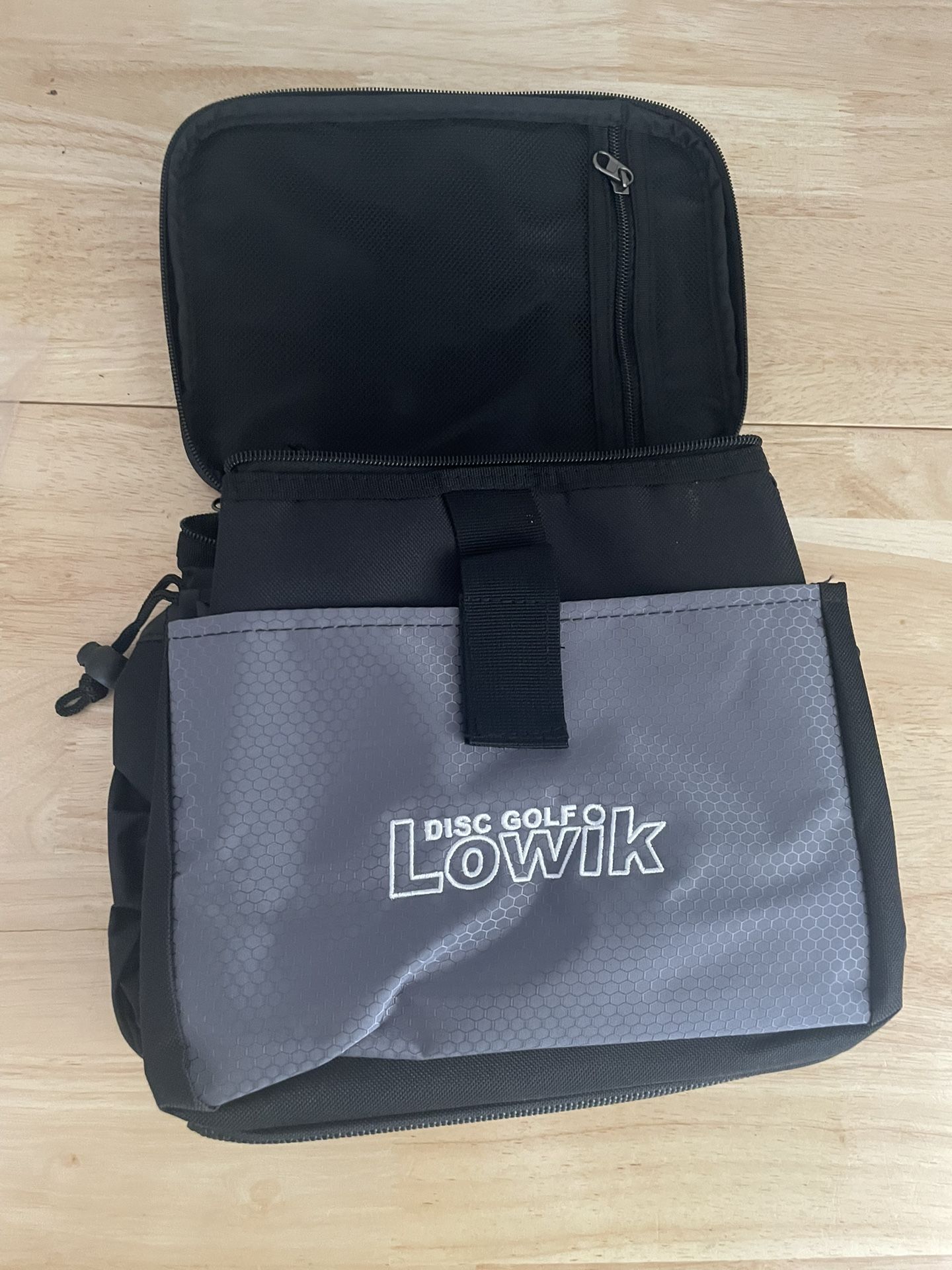 Disc Golf Bag, Disc Golf Starter Bag with Removable Padded Dividers, Lightweight and Water-resistant Fits Up to 13+ Discs, Great for Disc Golf Sports