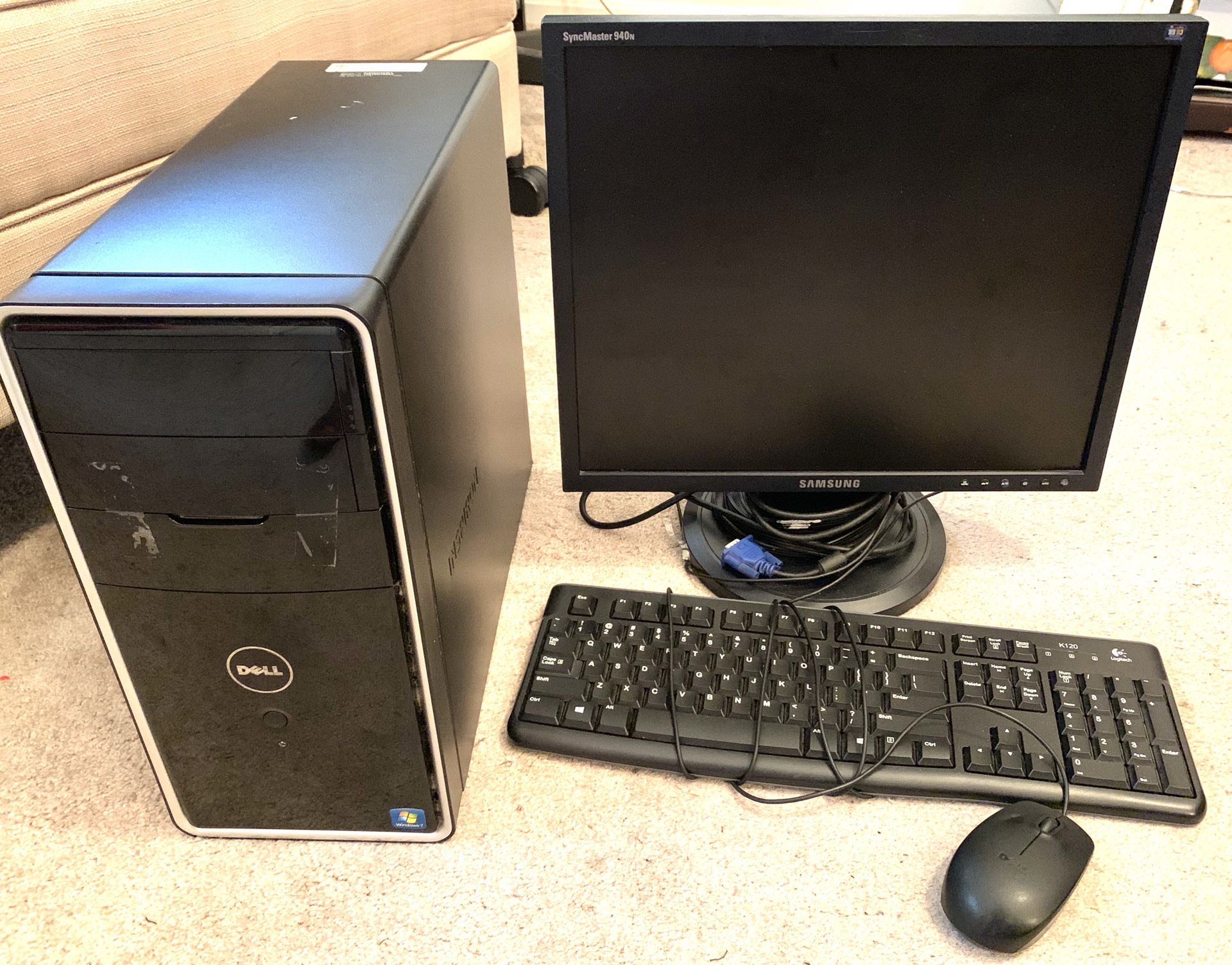 Dell Inspiron 570 Desktop Computer with 17 in monitor, keyboard, and usb mouse.