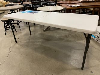 LIFETIME 6′ Folding Table
