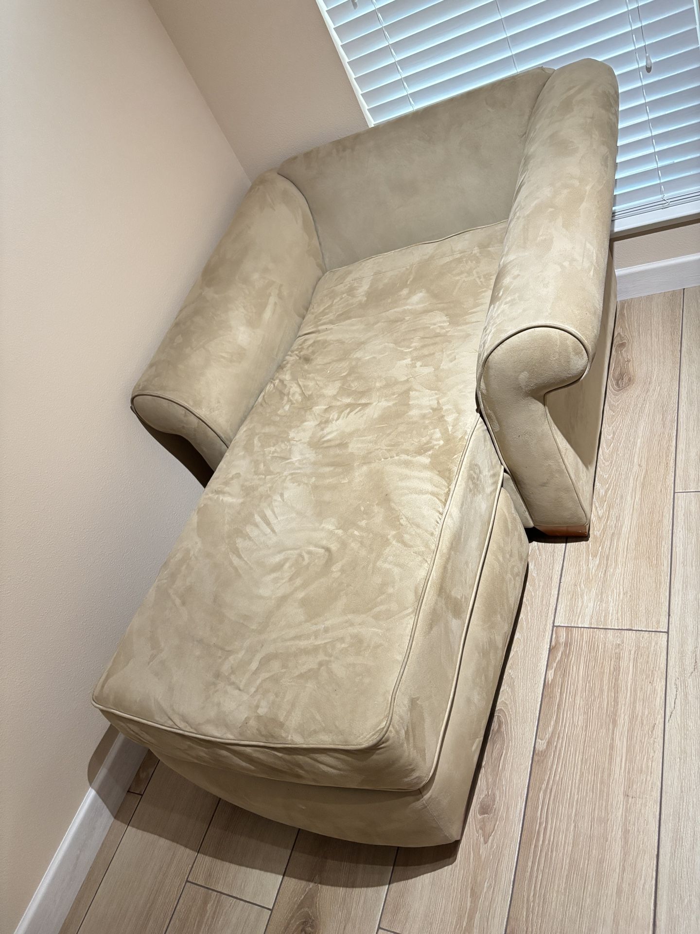 Chaise Lounge Chair