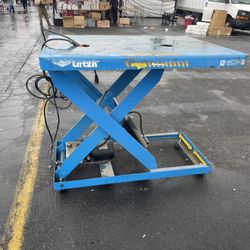 Hydraulic Lift Table