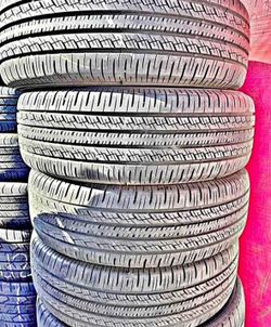 225/65/17 Toyo set de Tires con 80% de vida las 4