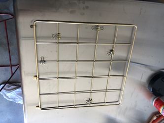 Gold Wire Wall Hanger