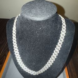 12 Mm 18 Inch Cuban Link Vvs Diamond Moissanite
