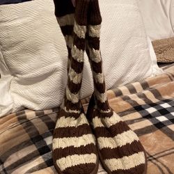 New Women’s Cardi Uggs Size 9