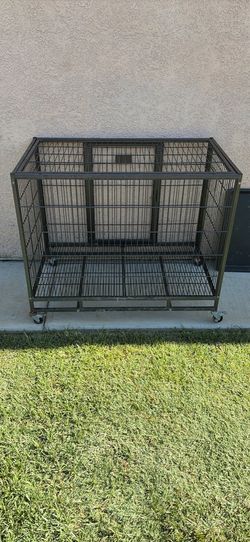 Dog cage w/ wheels