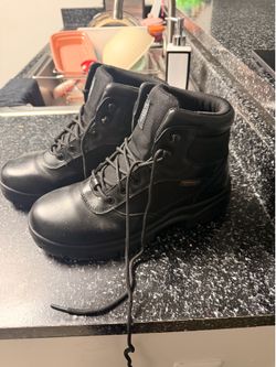 Sketchers Slip Resistant Boots