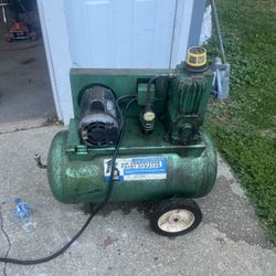 Air Compressor Twin Cylinder 30 Gls Rancid 220 Good  Working Condition 