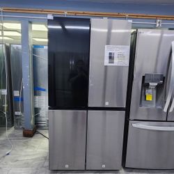 NEW SAMSUNG  4 DOOR REFRIGERATOR WITH BEVERAGE ZONE 1 YEAR WARRANTY/ 1 AÑO DE GARANTIA POR ESCRITO 