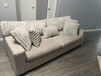 Good condition, couch mint condition