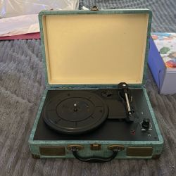 Vintage Suitcase Wireless Turntable Player