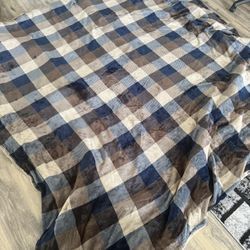 Queen Ultra Soft Polyester Comforter