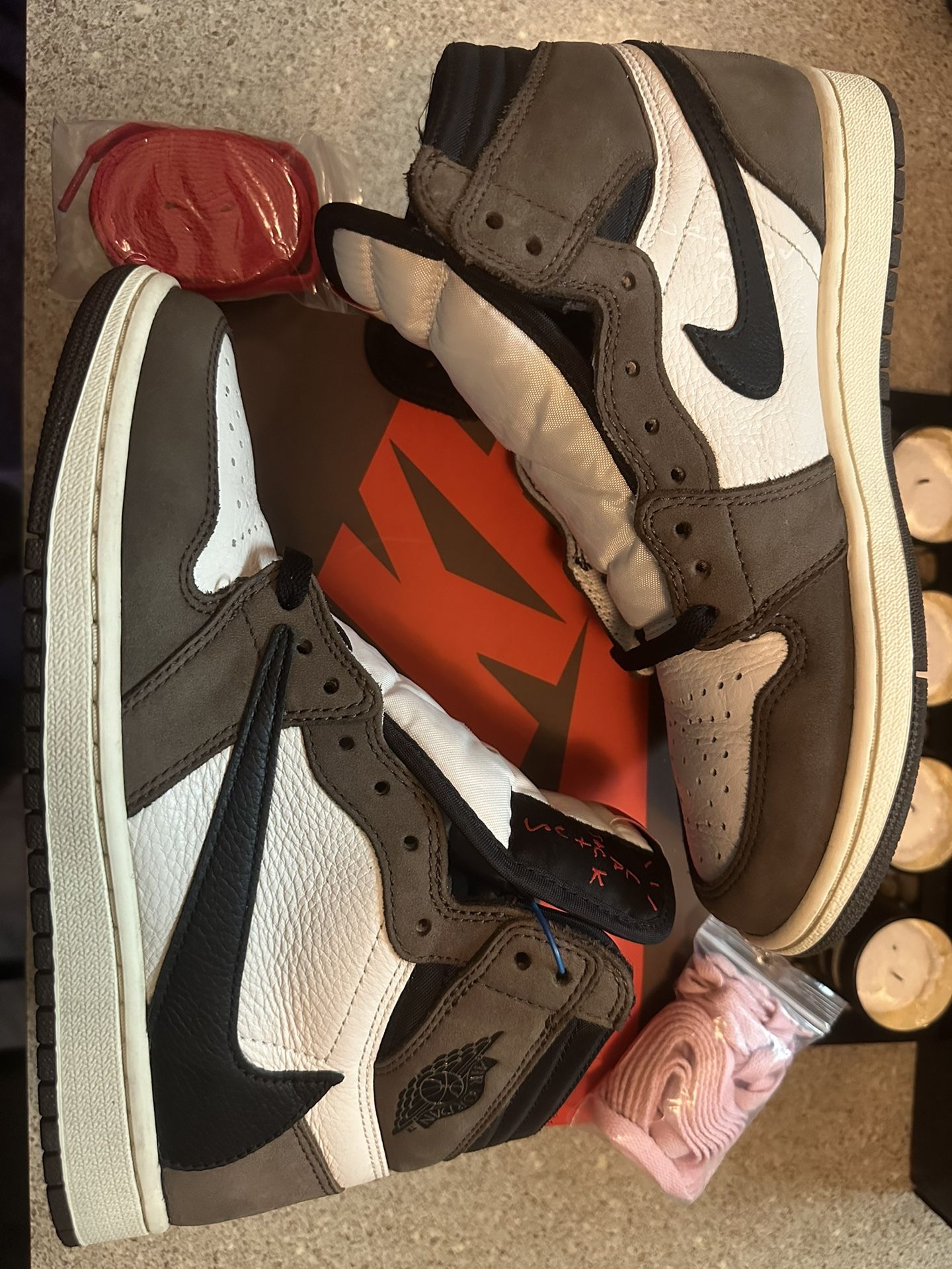 Air Jordan 1 Travis Scott Mocha 8