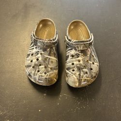 Camo Crocs - 8(m) / 10(w)