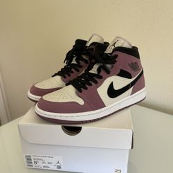 Air Jordan 1 Mid