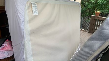 Memory foam queen mattress