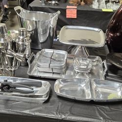 BEAUTIFUL NEW & NEVER USED POTTERY BARN STAINLESS ENTERTAINING SET