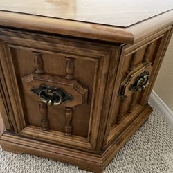 HARDWOOD END TABLE 