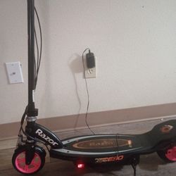 
Razor Power Core E90 Electric Scooter with hub Motor, Push-Button Throttle, for Kids 8+
Amazon's 