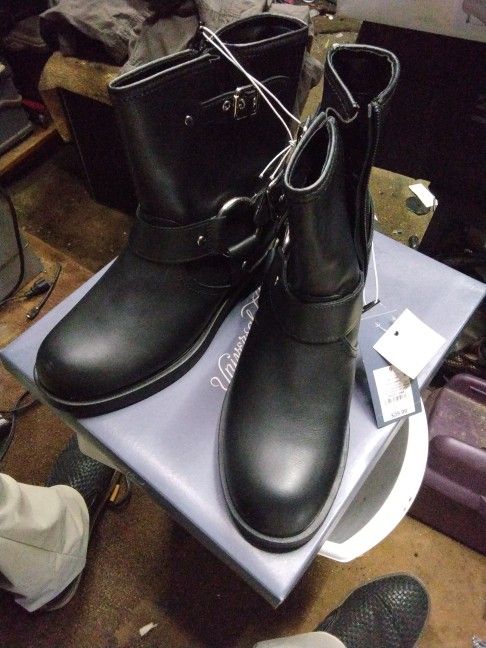 Size 8 Woman's Or Man's
