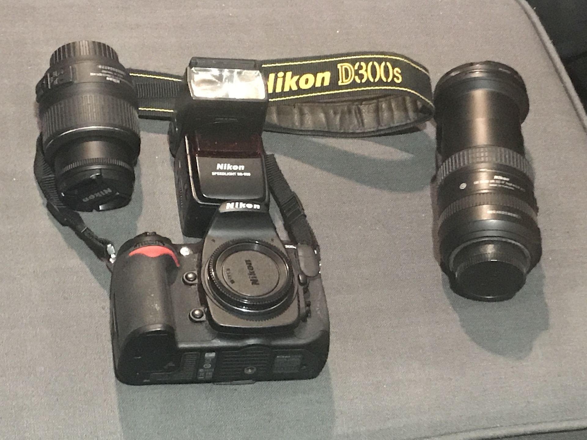 Nikon Nikon D3000s