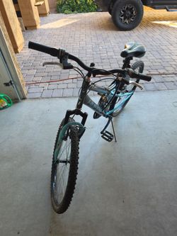 TRAIL BIKE