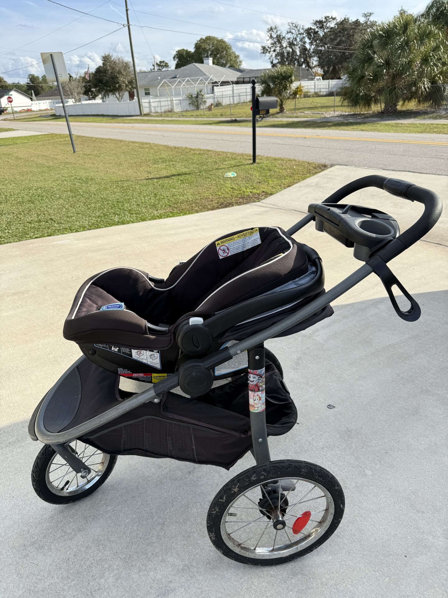 Graco Jogging Stroller With Car Seats Base 