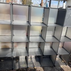 20 Cubes Shelf 