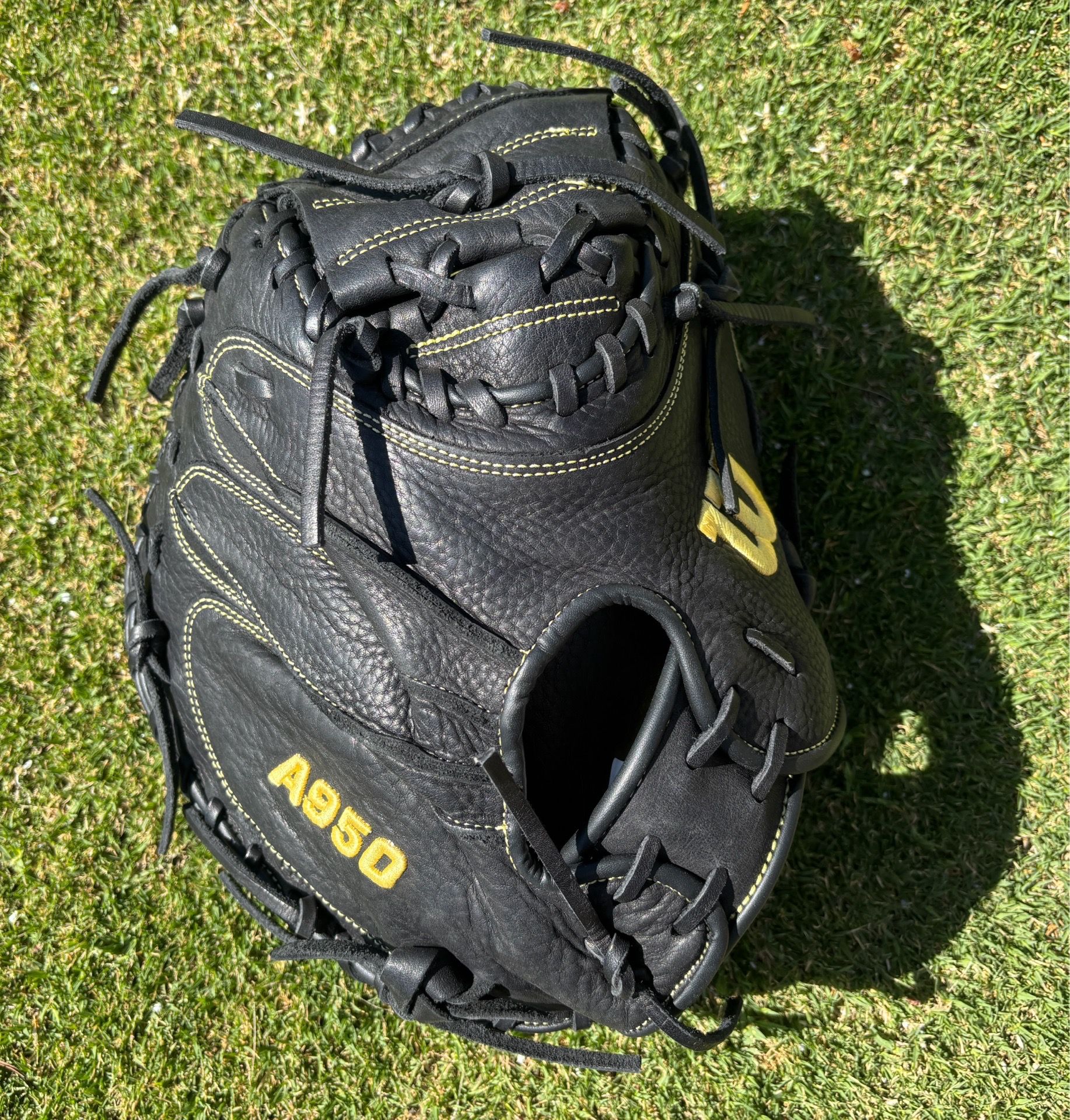 SWEET RH BLACK WILSON A950 34" CATCHER'S MITT GLOVE