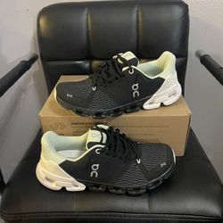 Oncloud Flyer Size 8 Women’s $95