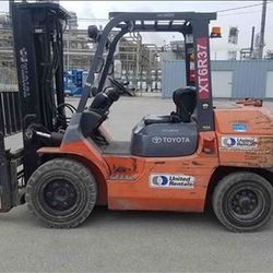 8k Toyota Warehouse Forklift 