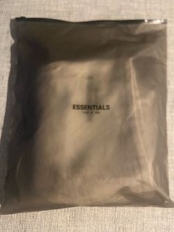 Essentials size M light oatmeal shorts