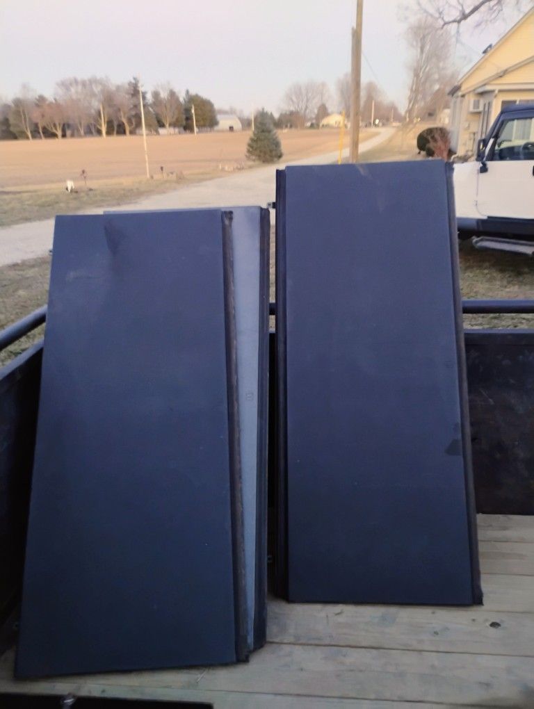 2004 Chevy Avalanche bed cover panels. 