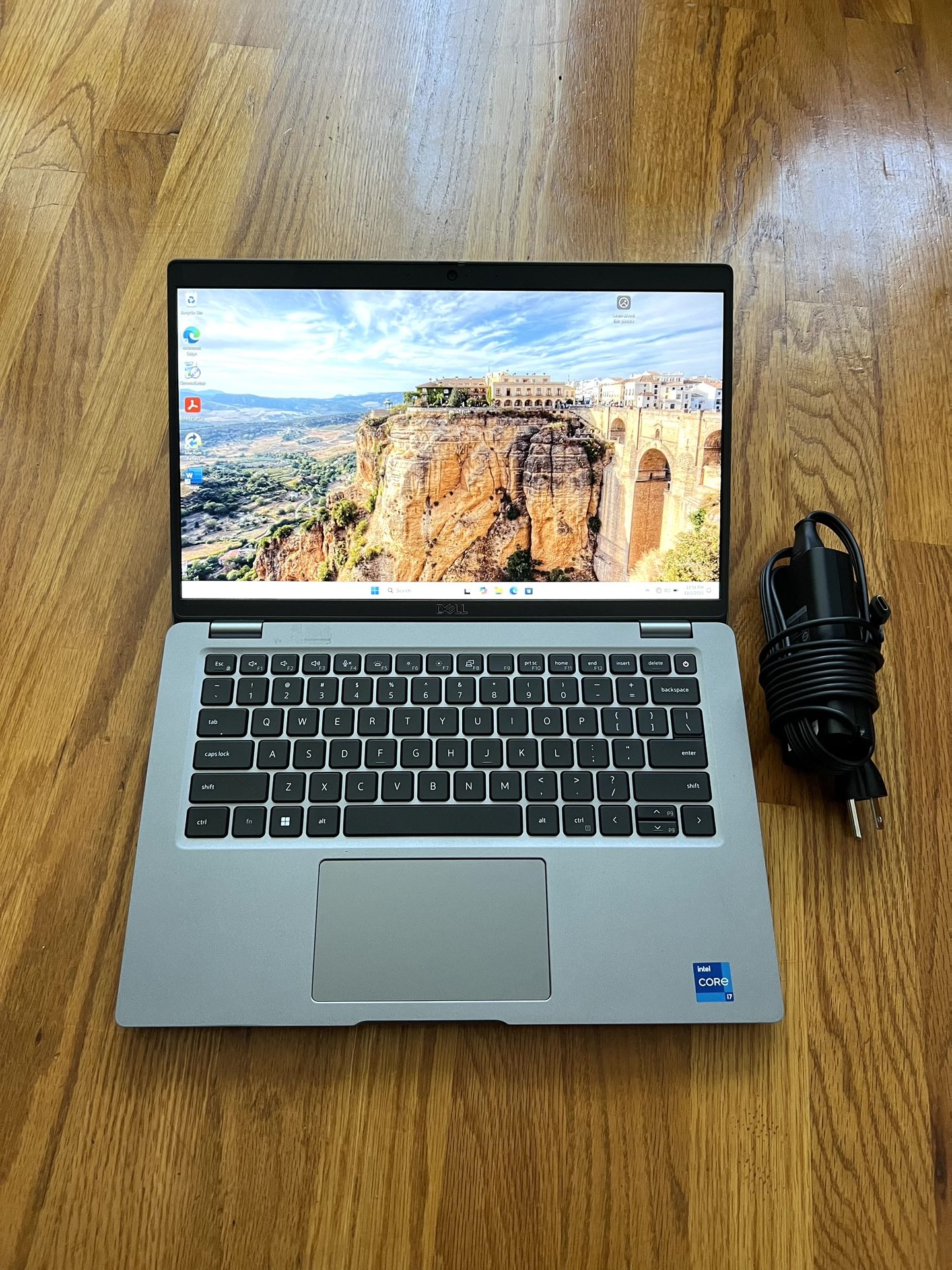 14 inches Dell Latitude 5430 Laptop Win 11 Pro i7 1255U 10-Cores @1.7Ghz RAM 16Gb Nvme 256Gb Microsoft Office 