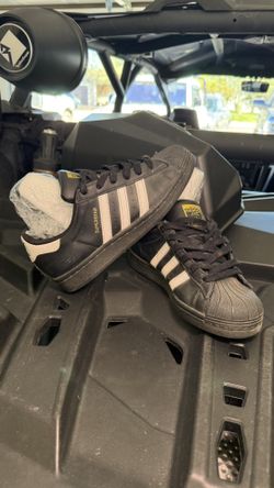 Size 5 Adidas Superstar Sneakers 