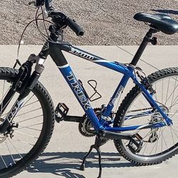 Vivid Blue & Bkack TREK 3700 Disc Mountain Trail Bike 