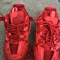Balenciaga tracks red