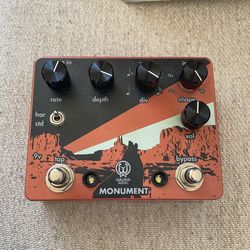 Walrus Audio - Monument -Harmonic Tap Tremolo Guitar Pedal