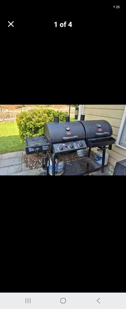 Chargriller gas and charcoal combo grill