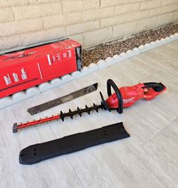 Milwaukee FUEL 18V 24in Hedge Trimmer