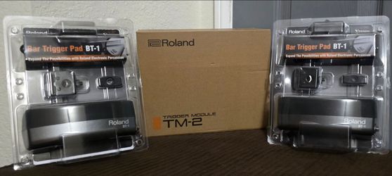 Roland TM-2 Drum Trigger
module with 2 BT-1 Bar
Trigger pads