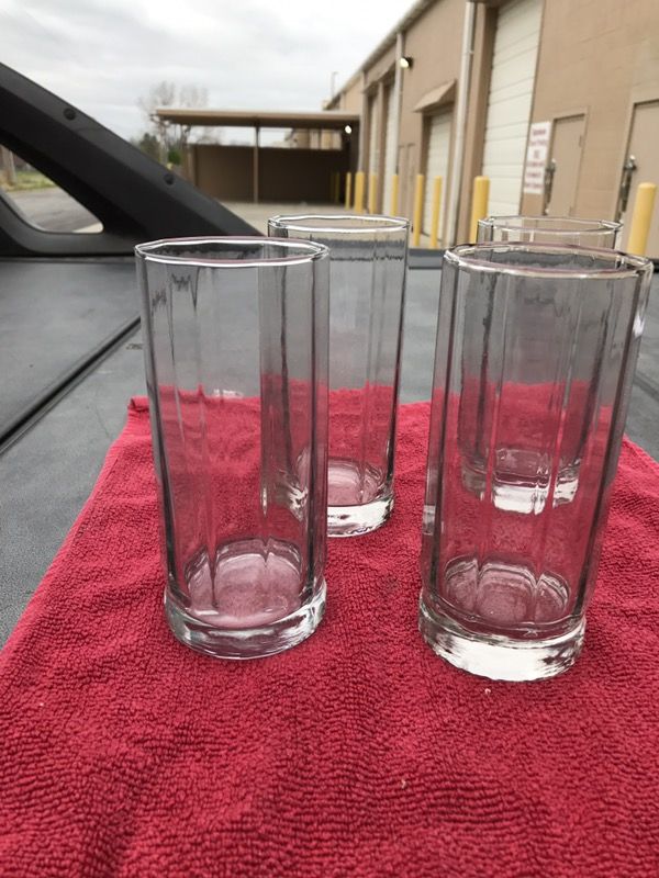 Drinking glasses with ridges very nice not junk