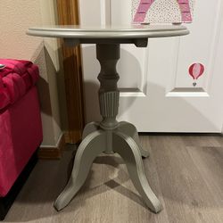 Round Side/End Table