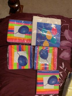 5 packs of balloon napkins 4 beverage and one lunch