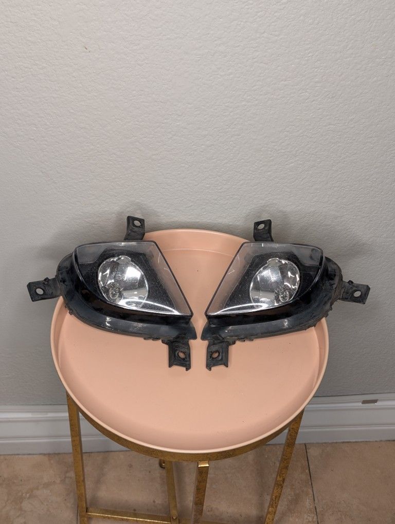 2009-11 BMW E90 E91 328i  Fog Light Lamp Lower Foglight OEM