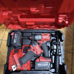 Milwaukee M18 FUEL 18-Volt Lithium-Ion Brushless Cordless Hammer Drill