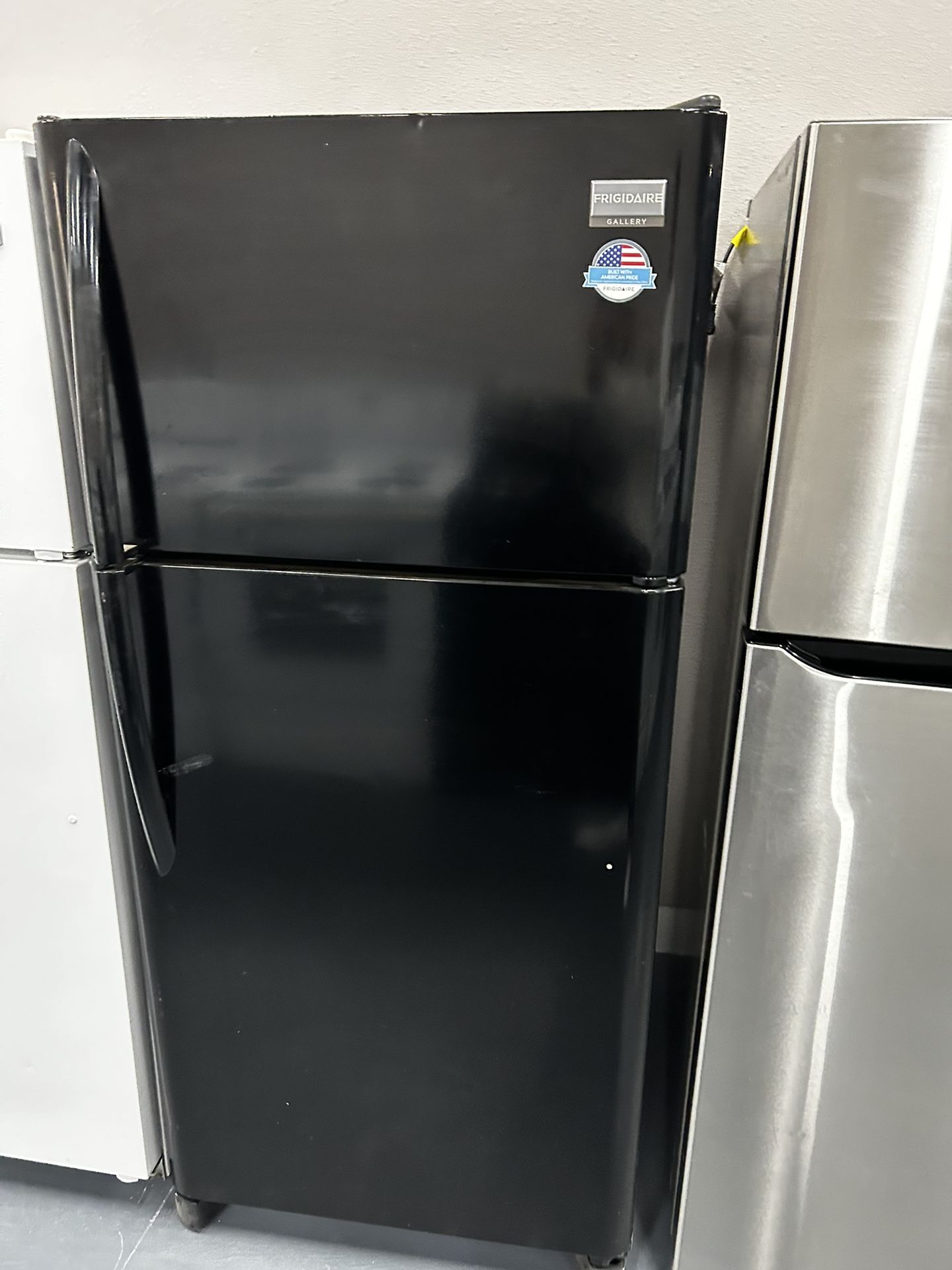 Frigidaire Top And Bottom Refrigerator