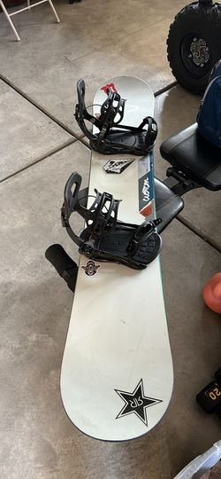 Snowboarding and bindings size 158